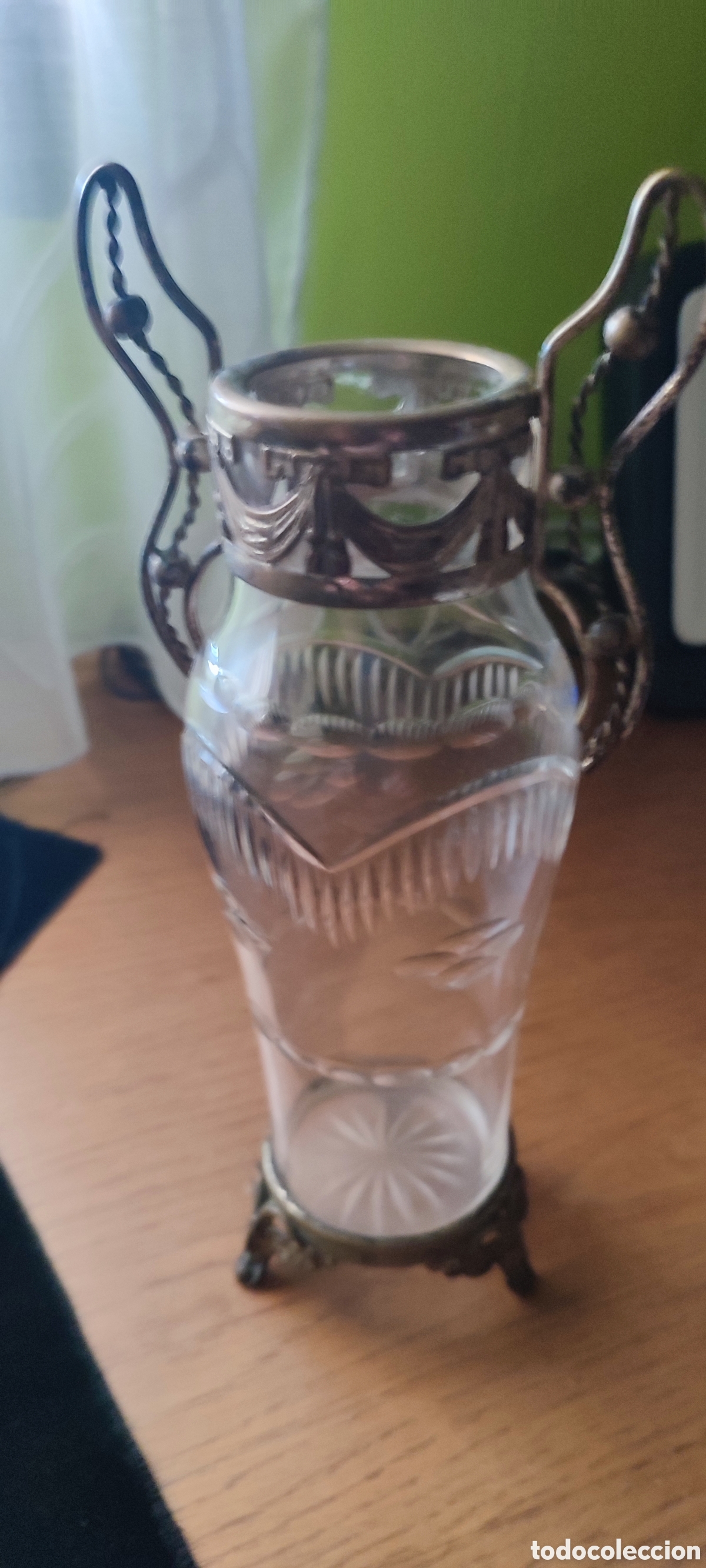 Antig&uuml;edades: Precioso jarr&oacute;n modernista en cristal tallado de Bohemia y bronce