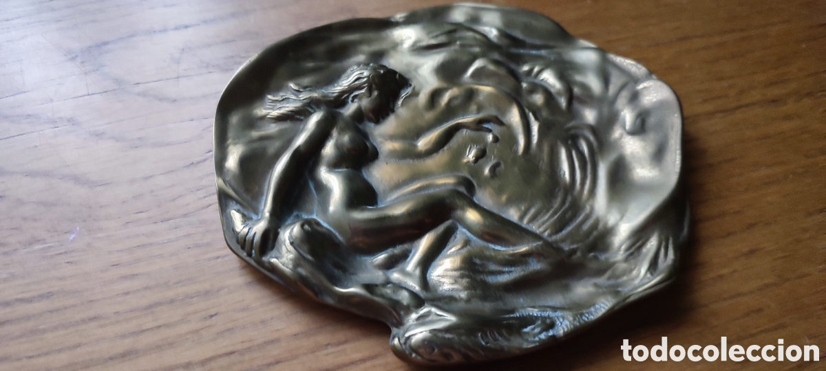 Antig&uuml;edades: Bandeja tarjeteto modernista de bronce principios del siglo XX