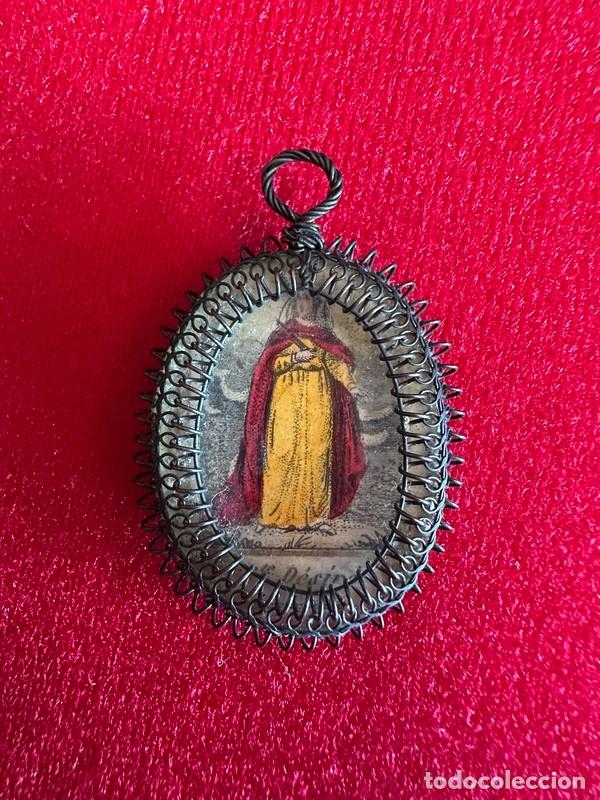 Antig&uuml;edades: RELICARIO MEDALLA - SANTA D&Eacute;SIRE&Eacute; - MINIATURA PINTADA ENGARZADA EN METAL CON FILIGRANA