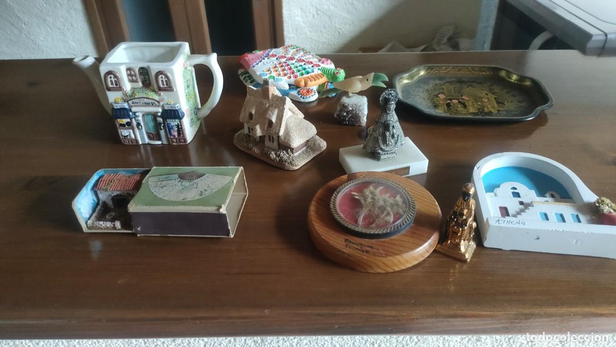 Antig&uuml;edades: Lote de souvenirs variados - Foto 18