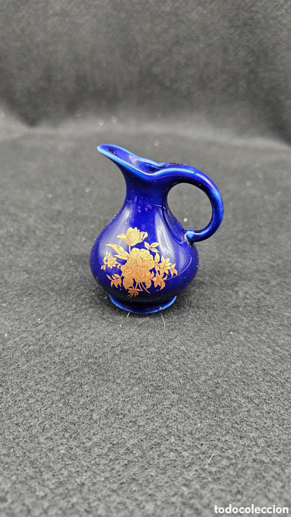 Antiques: Miniatura de porcelana