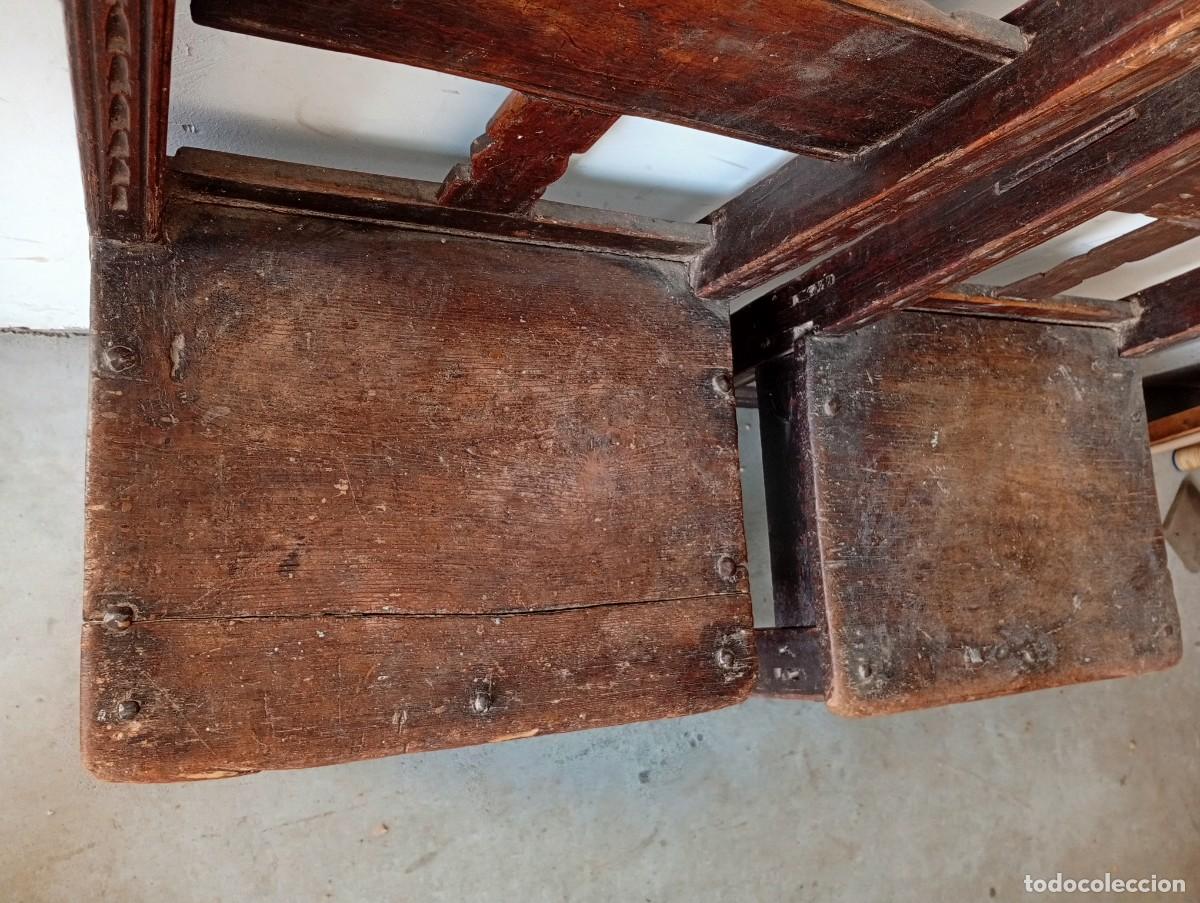 Antig&uuml;edades: DOS SILLAS CENTENARIAS DE MADERA - Foto 6
