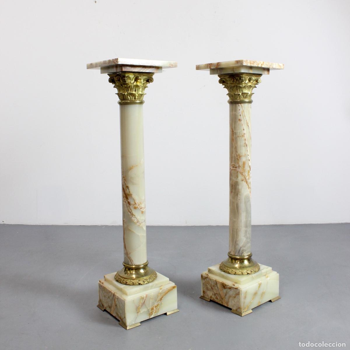 Antig&uuml;edades: Pareja columnas pedestales onix con capitel y base en bronce dorado Francia siglo XIX