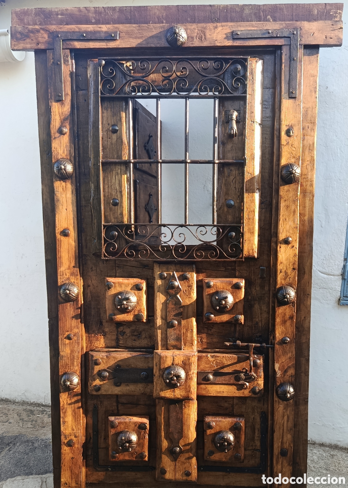 Antig&uuml;edades: Puerta de madera y forja - Foto 3