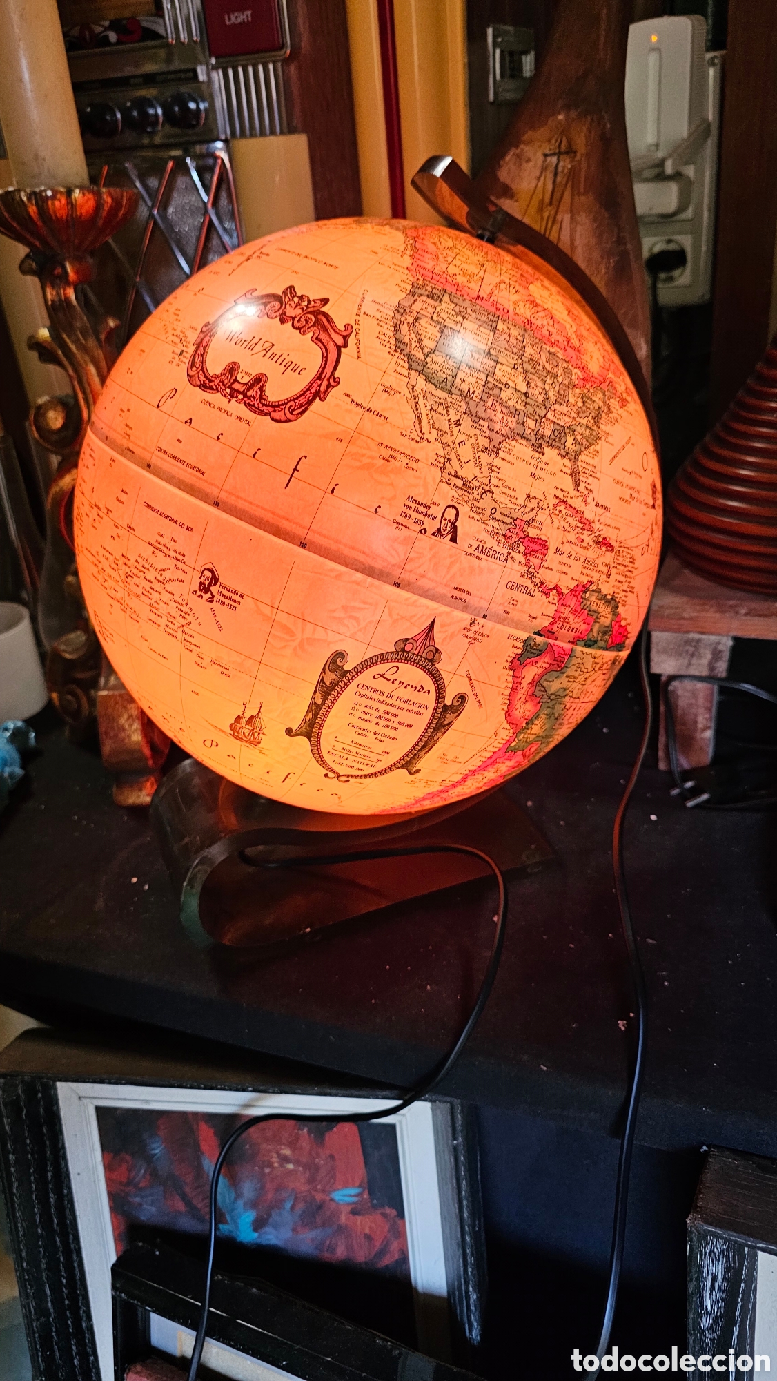 Antig&uuml;edades: Globo terr&aacute;queo con iluminaci&oacute;n