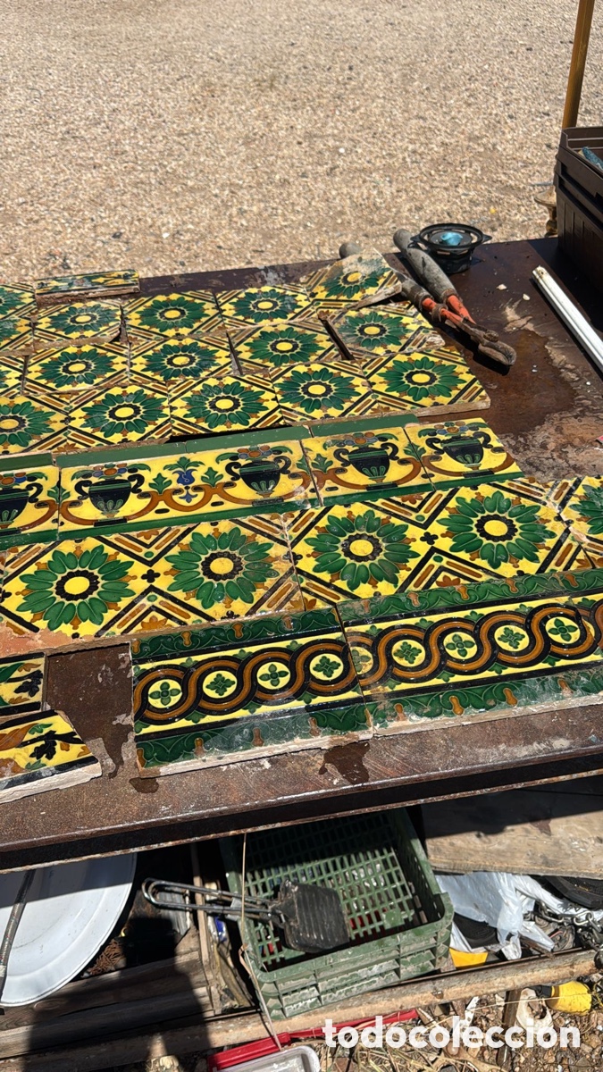 Antig&uuml;edades: Pa&ntilde;o de azulejos de Triana Jose mensaque antiguo