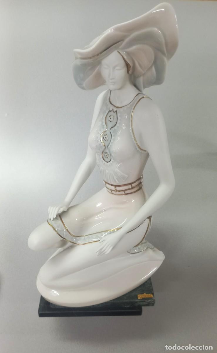 Antig&uuml;edades: Figura Porcelana Galos Mujer con Pamela