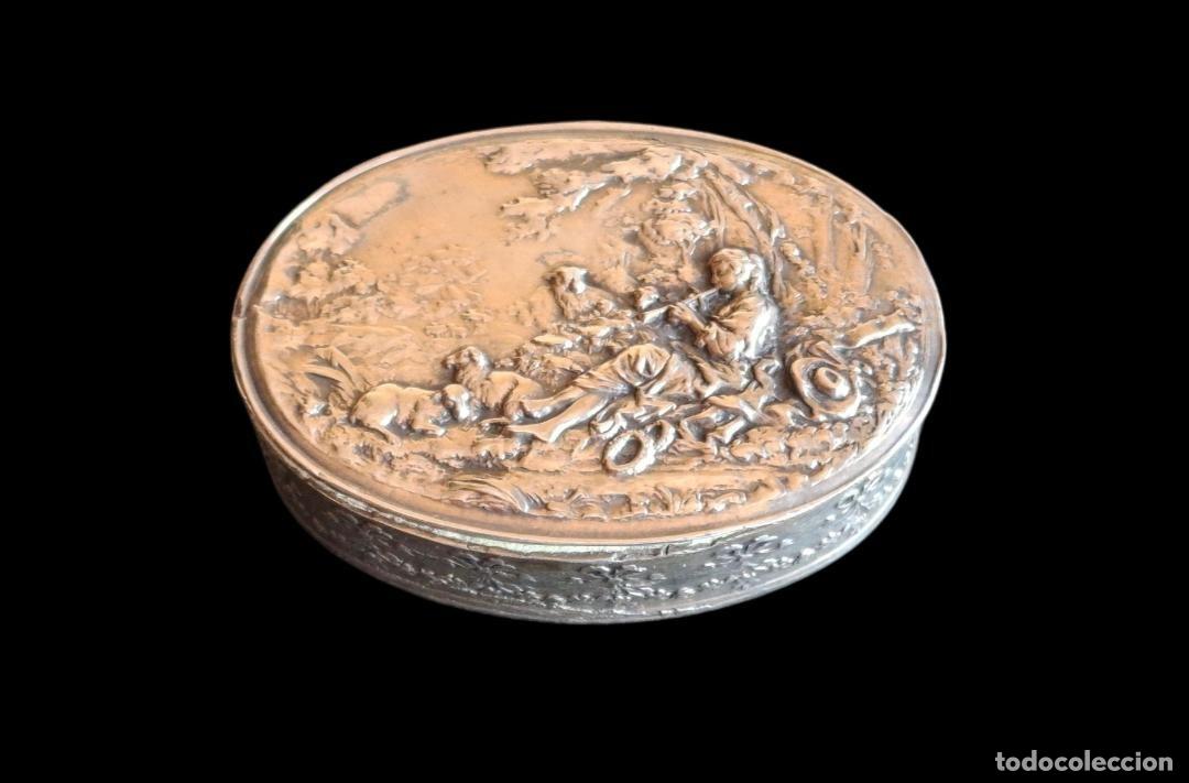 Antig&uuml;edades: (PIT-260503)CAJA PASTILLERO DE PLATA RELIEVE ESCENAS CAMPESTRES