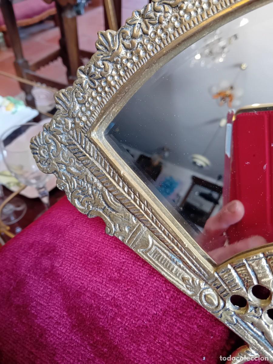 Antig&uuml;edades: Espejo biselado tipo abanico de bronce, d&eacute;cada de los 80. - Foto 3