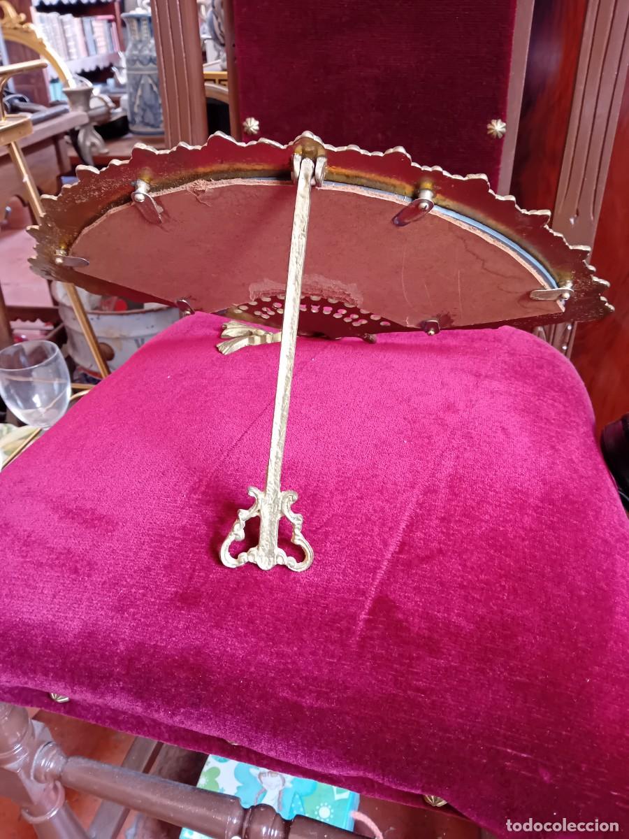 Antig&uuml;edades: Espejo biselado tipo abanico de bronce, d&eacute;cada de los 80. - Foto 4
