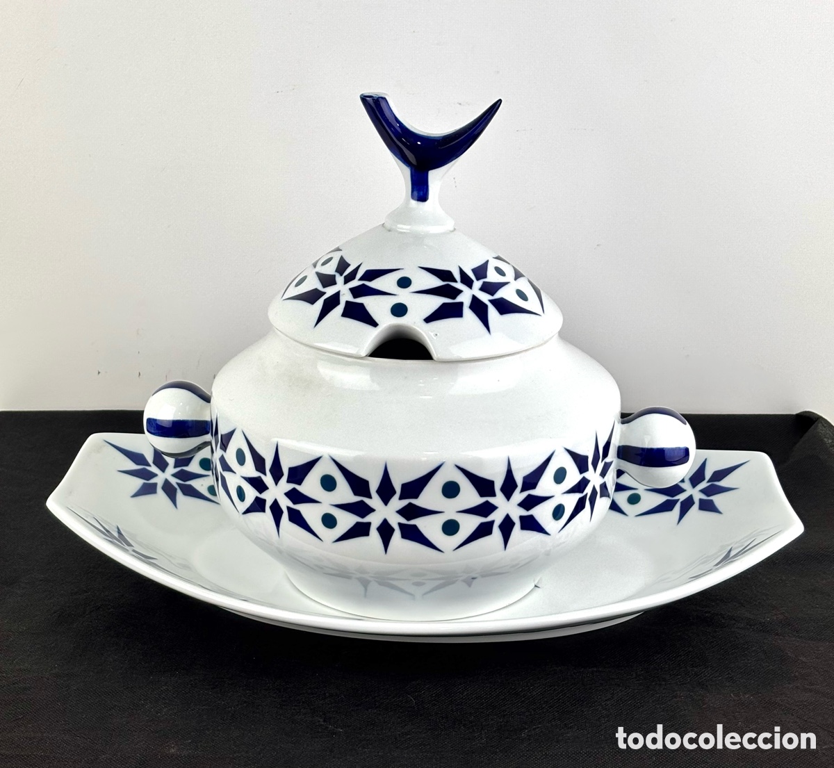 Antig&uuml;edades: GRAN SOPERA Y BANDEJA EN PORCELANA DE SARGADELOS