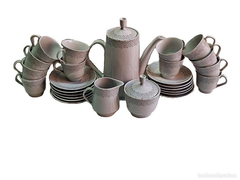 Antig&uuml;edades: MOAHSA PORCELANA VIGO DEMITASSE - CAFETERA, AZ&Uacute;CAR, CREMA, 12 TAZAS Y PLATOS
