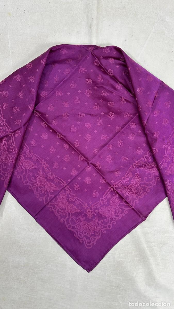 Antig&uuml;edades: Pa&ntilde;uelo morado adamascado - Foto 1