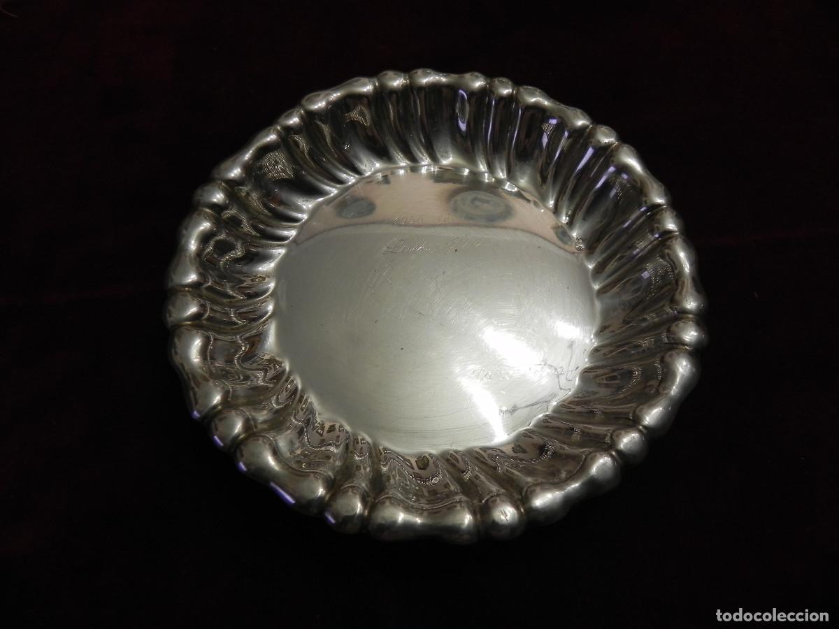 Antig&uuml;edades: ** ANTIGUA BANDEJA DE PLATA **