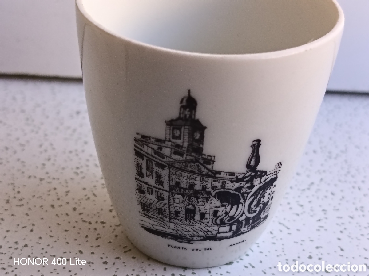 Antig&uuml;edades: Dos vasos de caf&eacute; de colecci&oacute;n recuerdo de Madrid - Foto 3