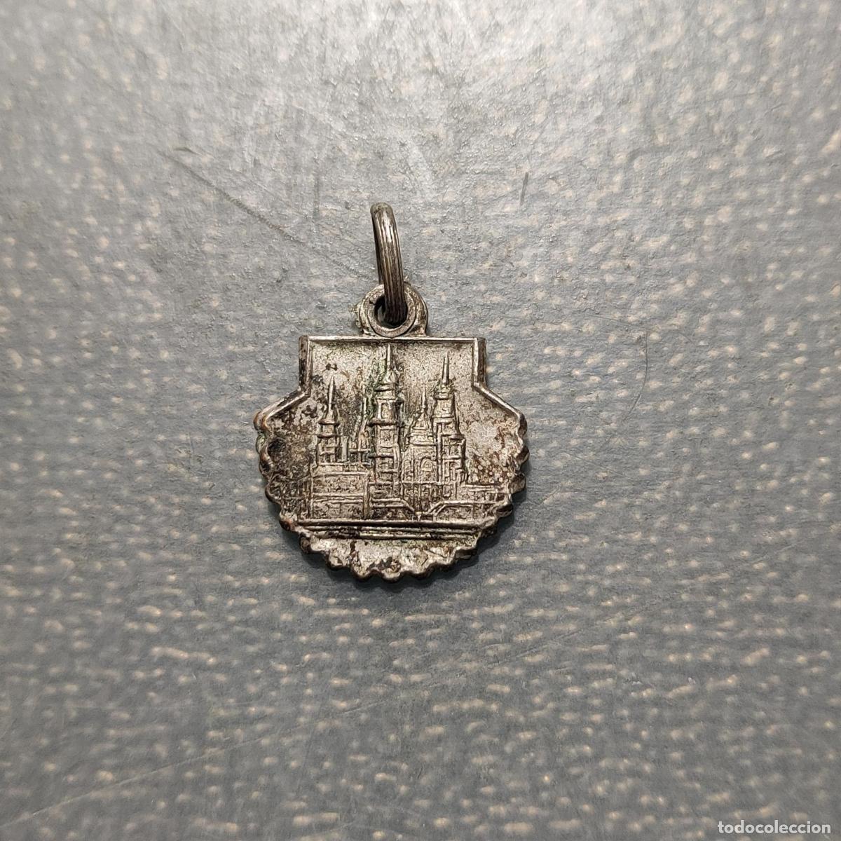 Antig&uuml;edades: MEDALLA RELIGIOSA SANTIAGO DE COMPOSTELA CATEDRAL DE SANTIAGO A&Ntilde;O SANTO 1942