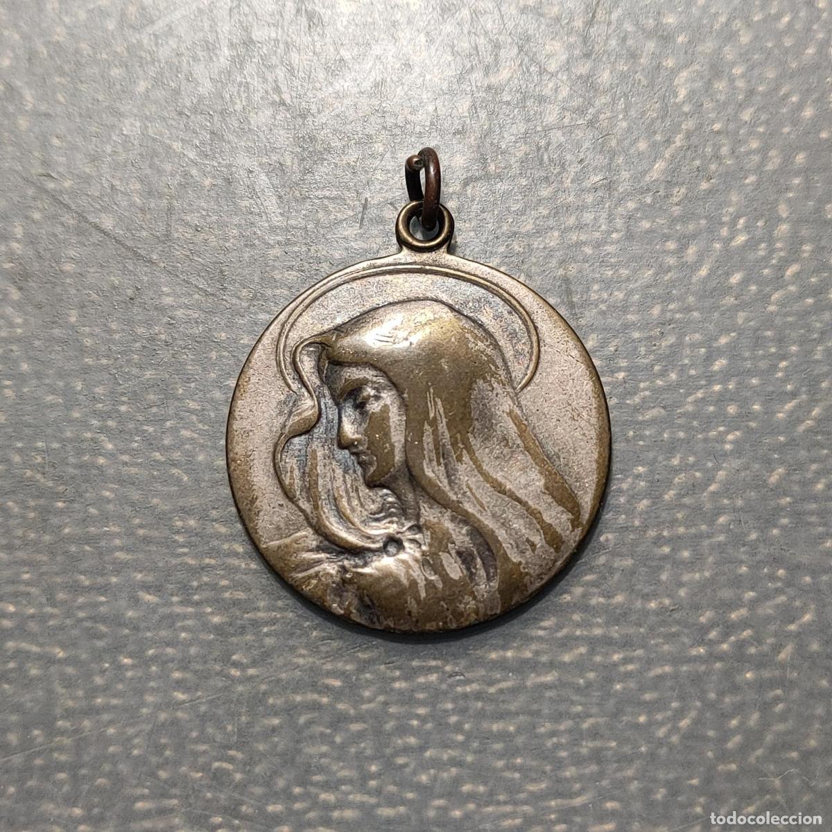 Antig&uuml;edades: MEDALLA RELIGIOSA NUESTRA SE&Ntilde;ORA DE LOS DOLORES METAL PLATEADO
