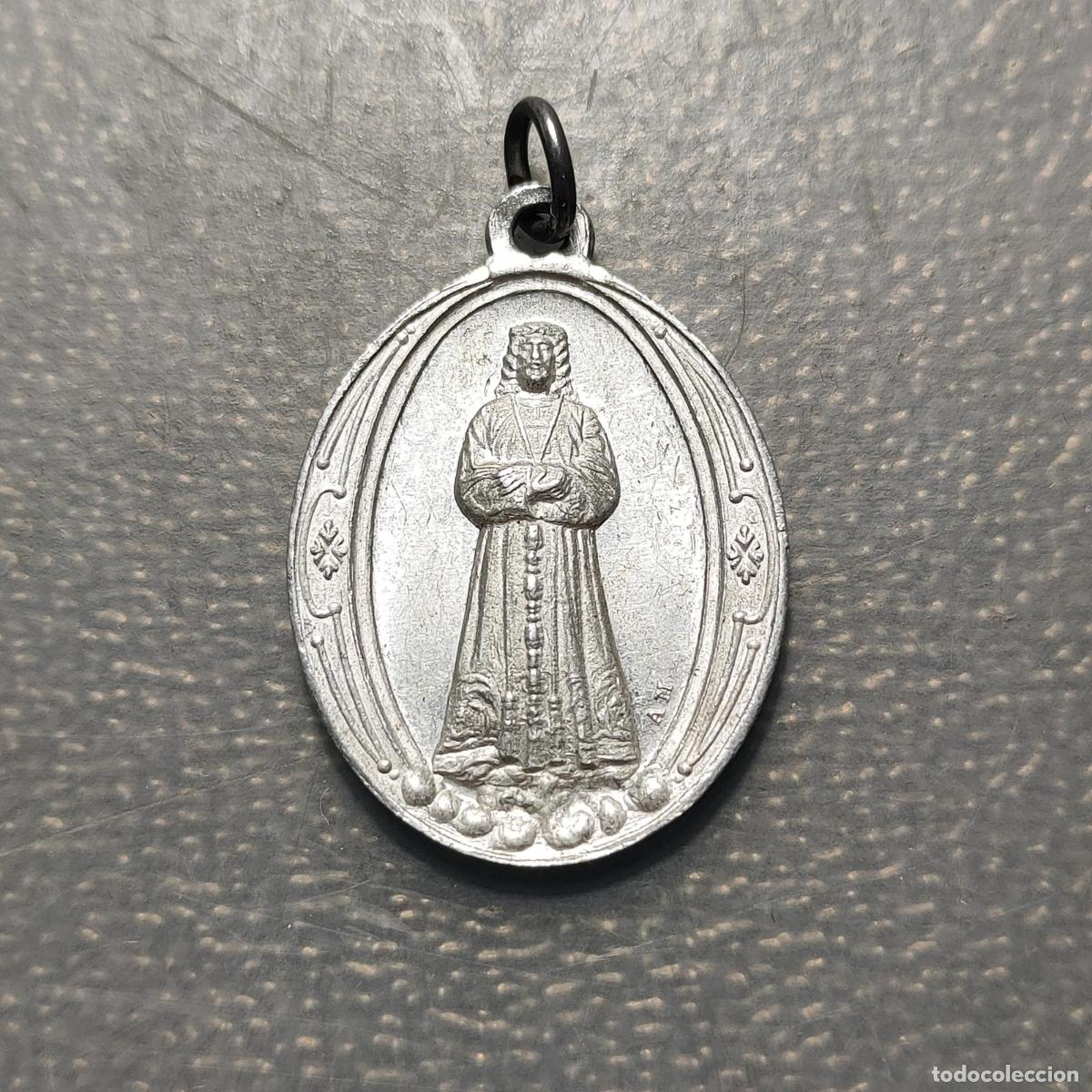 Antig&uuml;edades: MEDALLA RELIGIOSA MADRID VALLECAS JESUS NAZARENO ANAGRAMA COFRADIA ALUMINIO