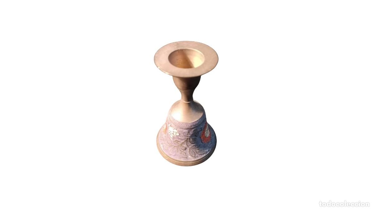 Antig&uuml;edades: CAMPANA DE LATON CON ESMALTE FLORAL PINTADO A MANO - ARTESANIA INDIA - A&Ntilde;OS 50/70