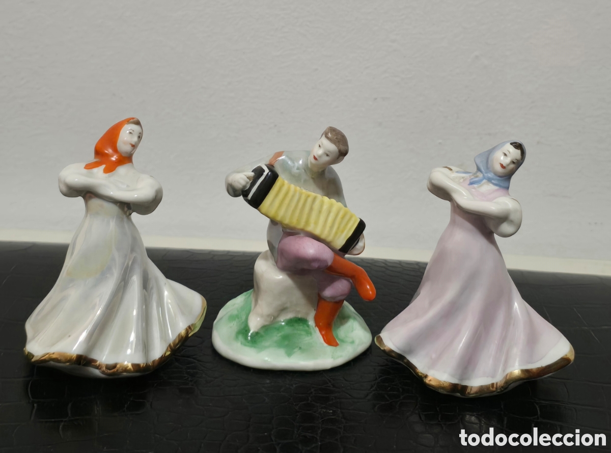 Antig&uuml;edades: Figuras de porcelana, m&uacute;sico y bailarinas Dulevo