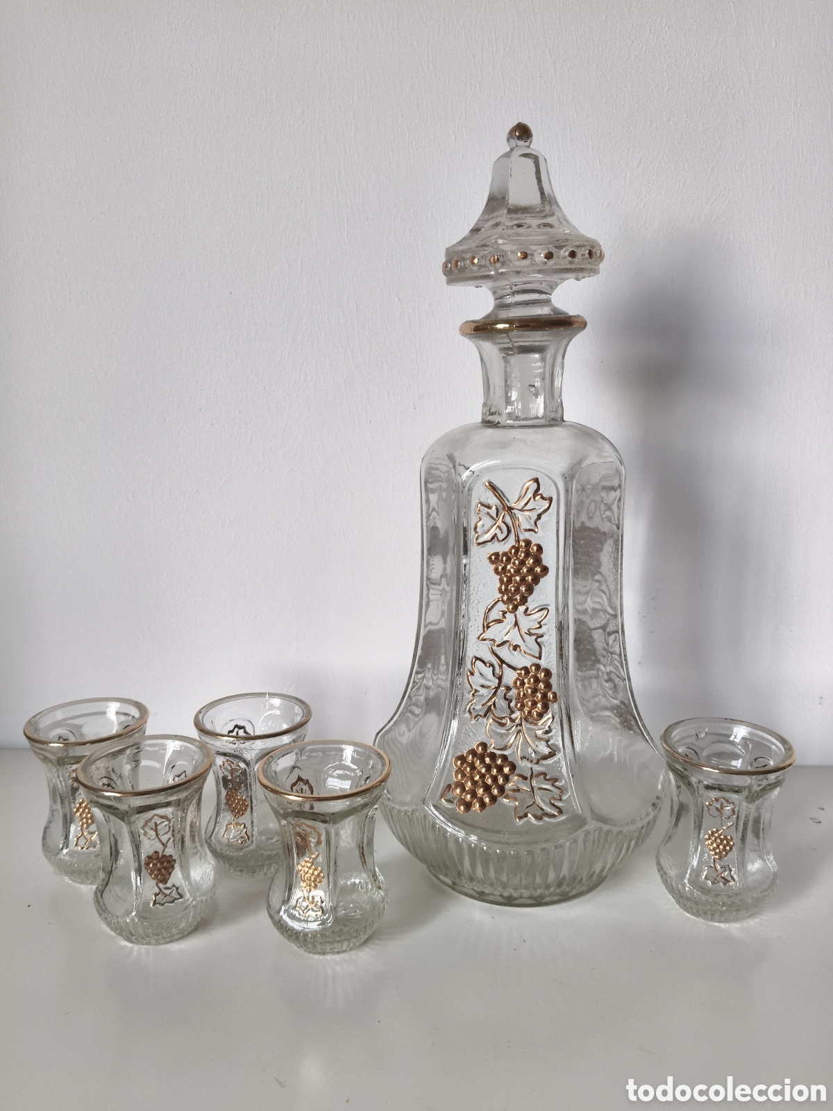 Antig&uuml;edades: Antiguo juego de licor en cristal de Cartagena ?