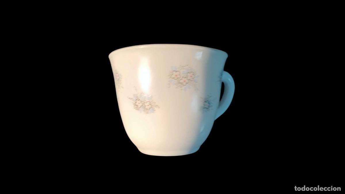 Antiques: TAZA DE PORCELANA BLANCA - MOTIVOS FLORALES AZUL Y ROSA - ESTILO ROM&Aacute;NTICO - VINTAGE A&Ntilde;OS 60/70