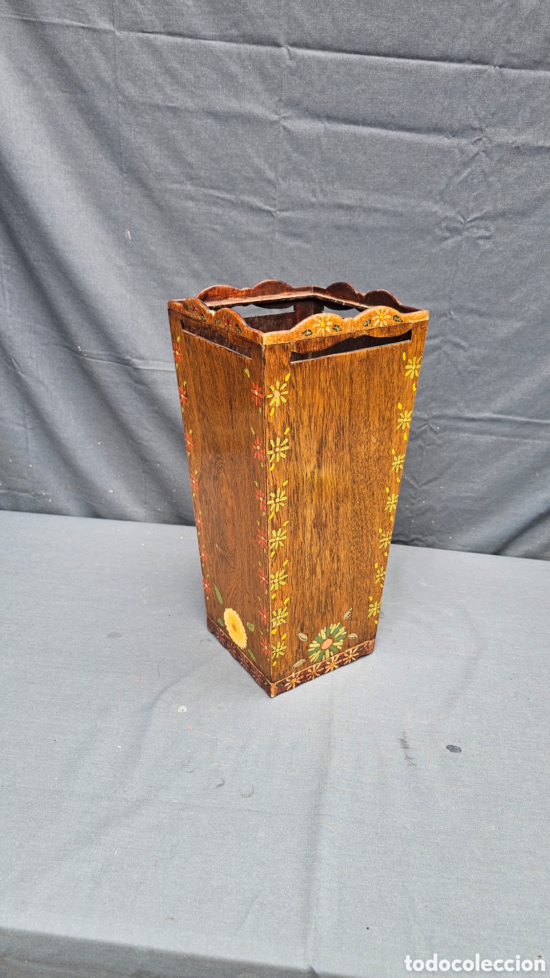Oggetti Antichi: Paraguero de madera pintado a mano