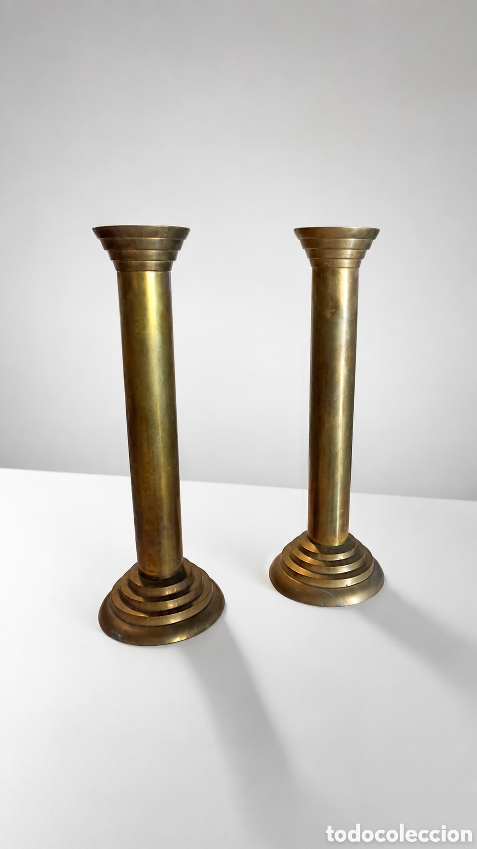 Antig&uuml;edades: Pareja de candelabros vintage de lat&oacute;n / bronce &ndash; 20 cm