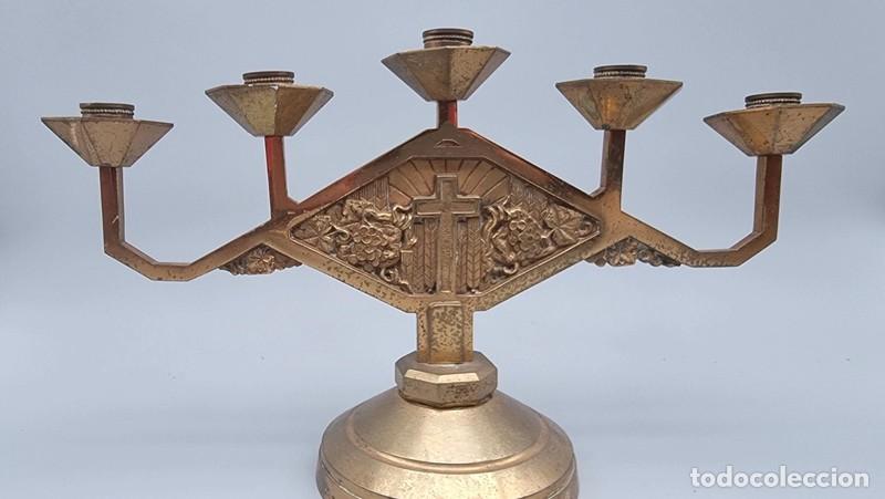 Antig&uuml;edades: Candelabro antiguo religioso de lat&oacute;n - Foto 1