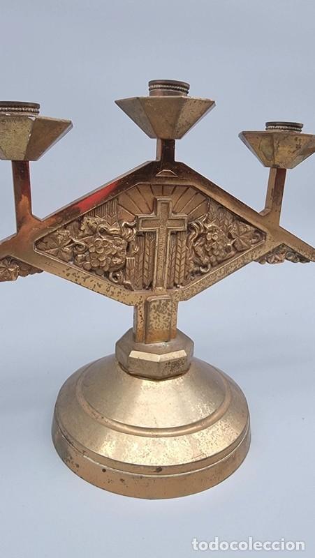 Antig&uuml;edades: Candelabro antiguo religioso de lat&oacute;n - Foto 4