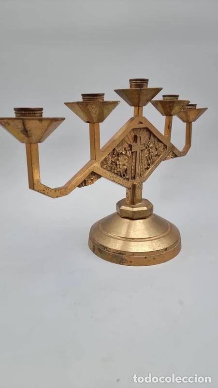 Antig&uuml;edades: Candelabro antiguo religioso de lat&oacute;n - Foto 6