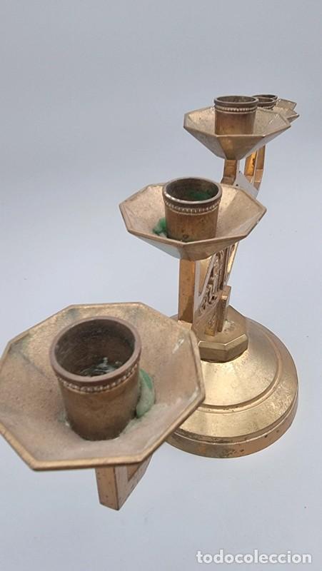 Antig&uuml;edades: Candelabro antiguo religioso de lat&oacute;n - Foto 9