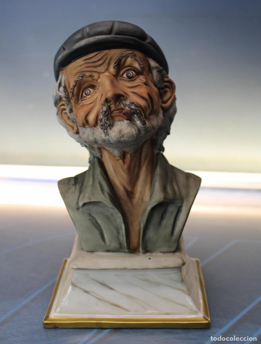 Antig&uuml;edades: Viejo fumando puro. Porcelana Capodimonte.