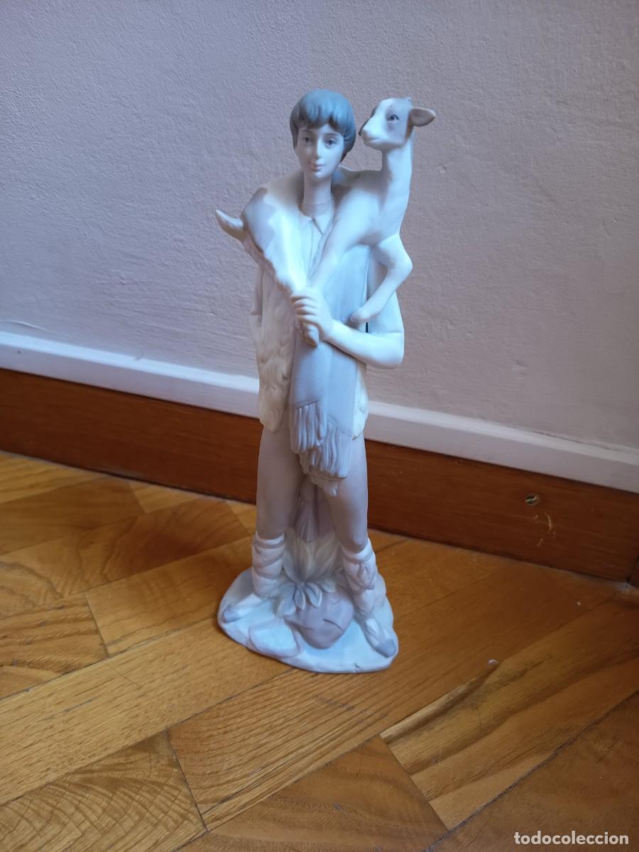 Antig&uuml;edades: Figura de porcelana Lladr&oacute;: Pastor con oveja