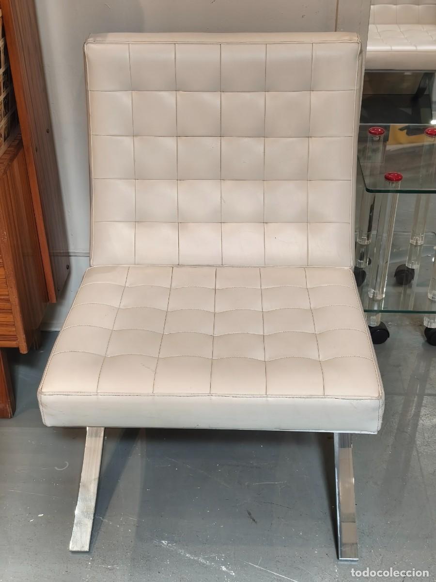 Antig&uuml;edades: Silla estilo Barcelona Mies van der Rohe.