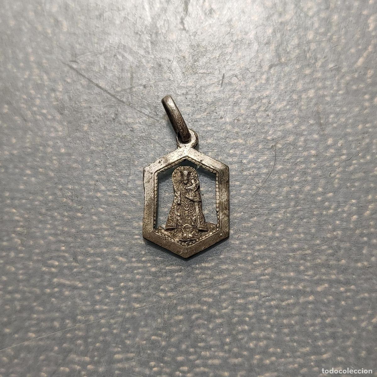 Antig&uuml;edades: MEDALLA RELIGIOSA VALENCIA VIRGEN DE DESAMPARADOS MEDALLA CALADA METAL PLATEADO