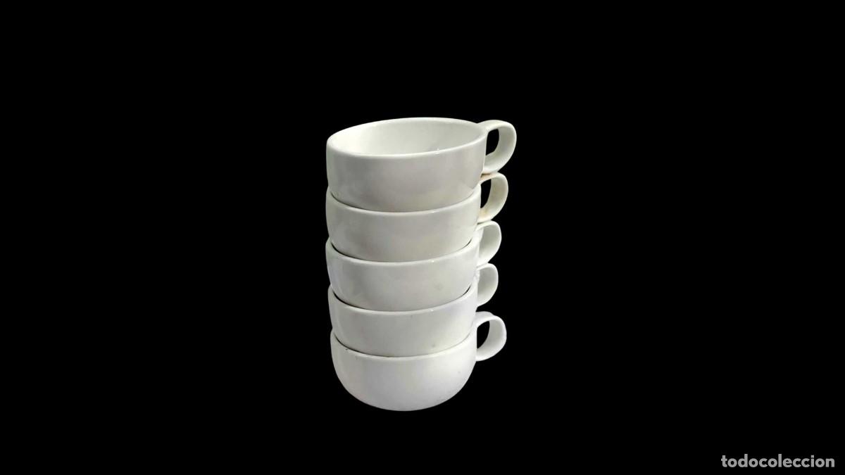 Antiques: LOTE 5 TAZAS DE PORCELANA BLANCA - CUERPO SEMIESF&Eacute;RICO - ASA COMPACTA - VINTAGE A&Ntilde;OS 60/70