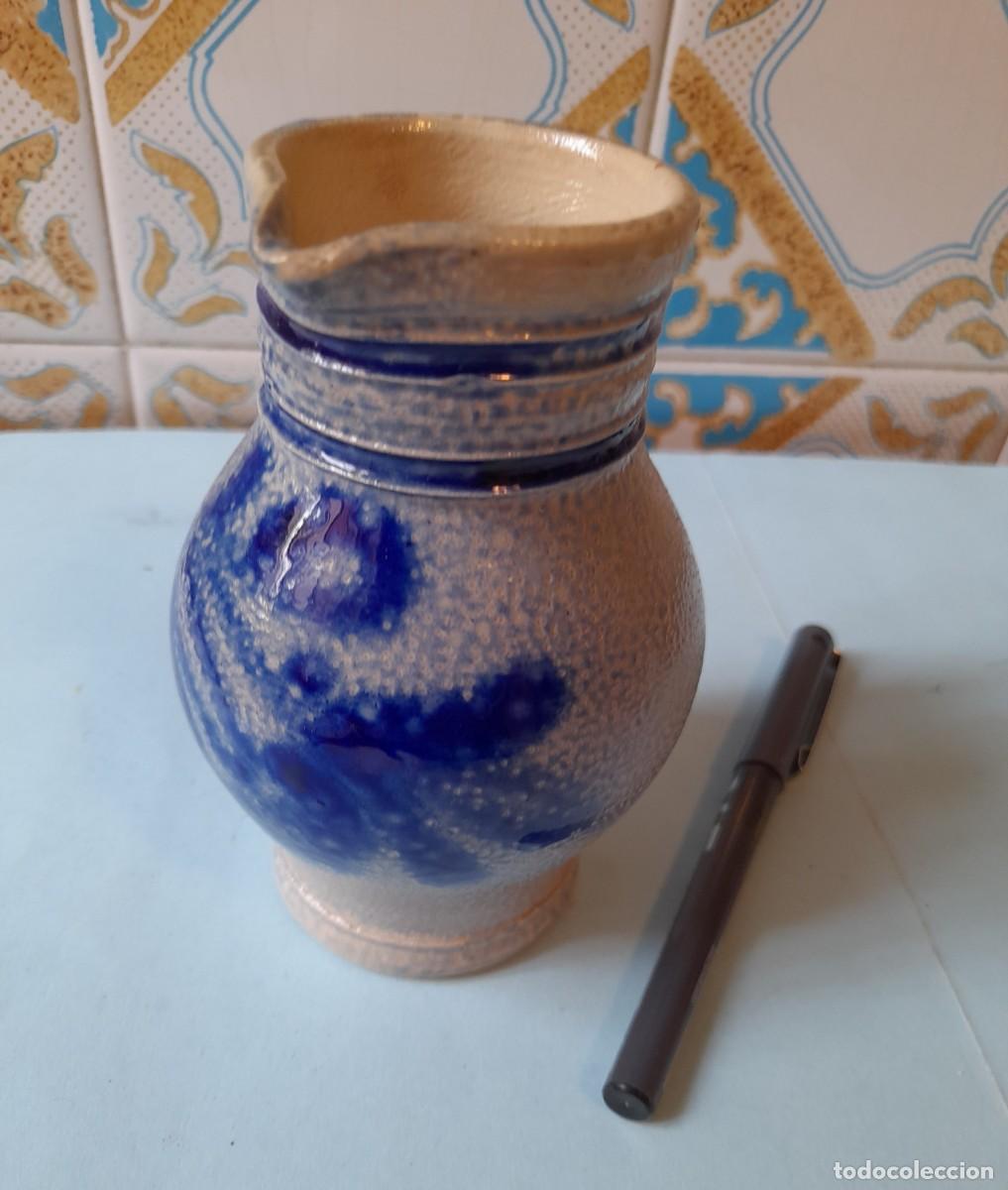 Antig&uuml;edades: Jarrita de vino alemana blanca y azul
