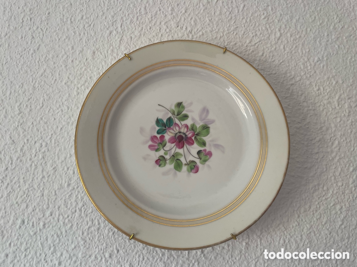 Antig&uuml;edades: Plato porcelana europea decoraci&oacute;n floral an&eacute;mona rosa filo dorado 22 cm