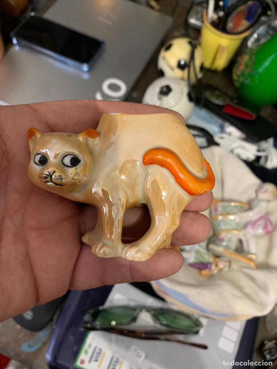 Antig&uuml;edades: palillero zoomorfo gato porcelana