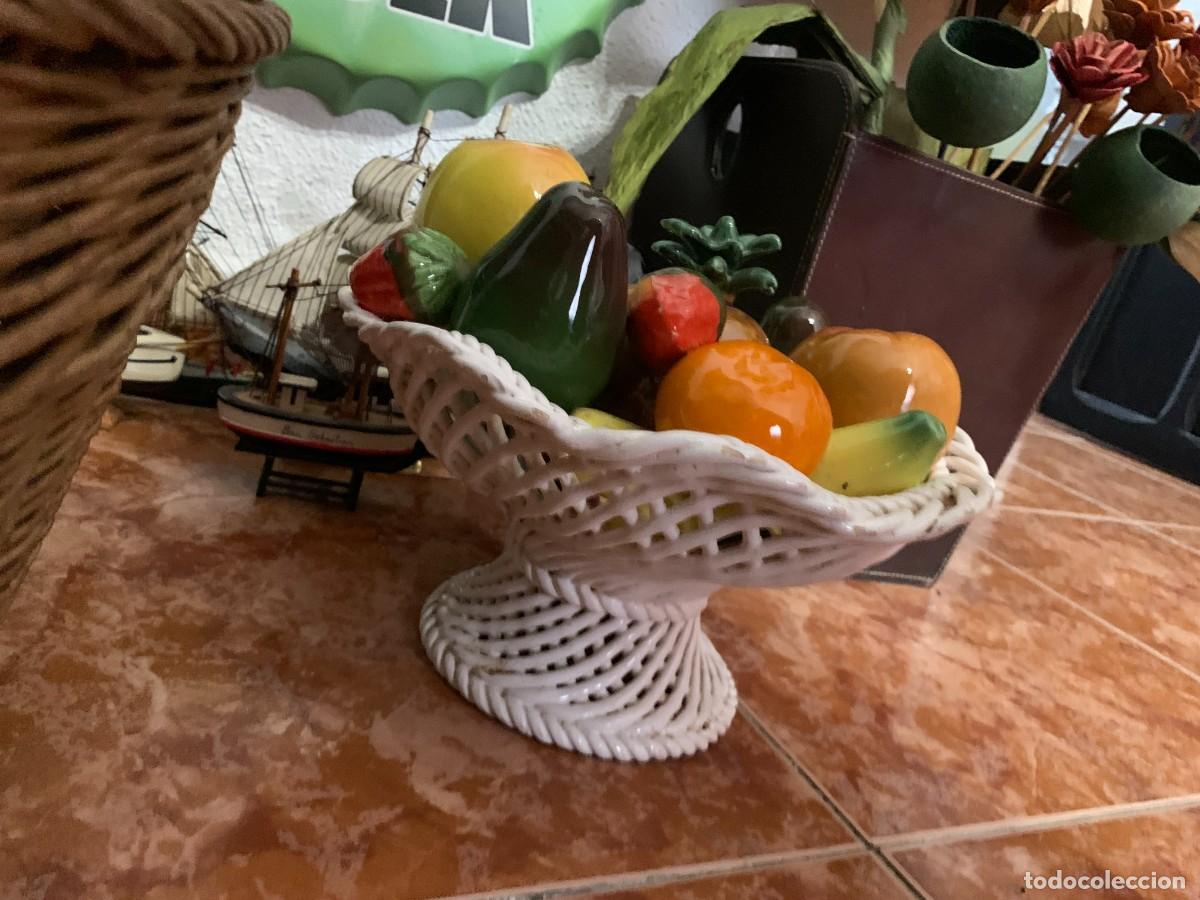 Oggetti Antichi: centro ceramica frutero cesta calada