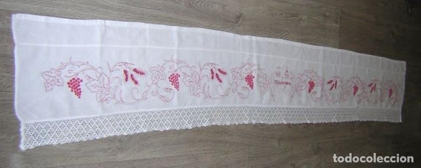 Antiques: Muy antiguo frente altar. Lino Blanco, bordados manual en color Rojo 40 x 254 cm