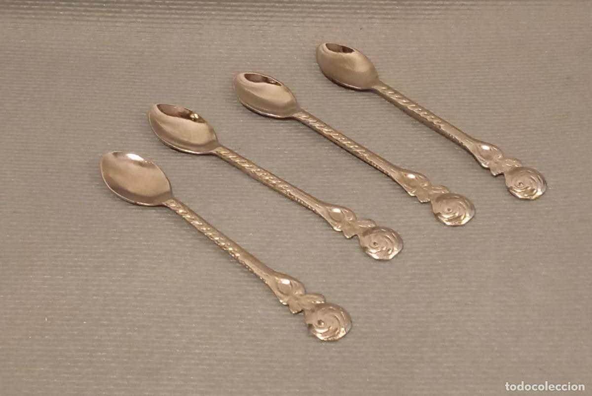 Antig&uuml;edades: 4 Cucharillas Antiguas Plateadas
