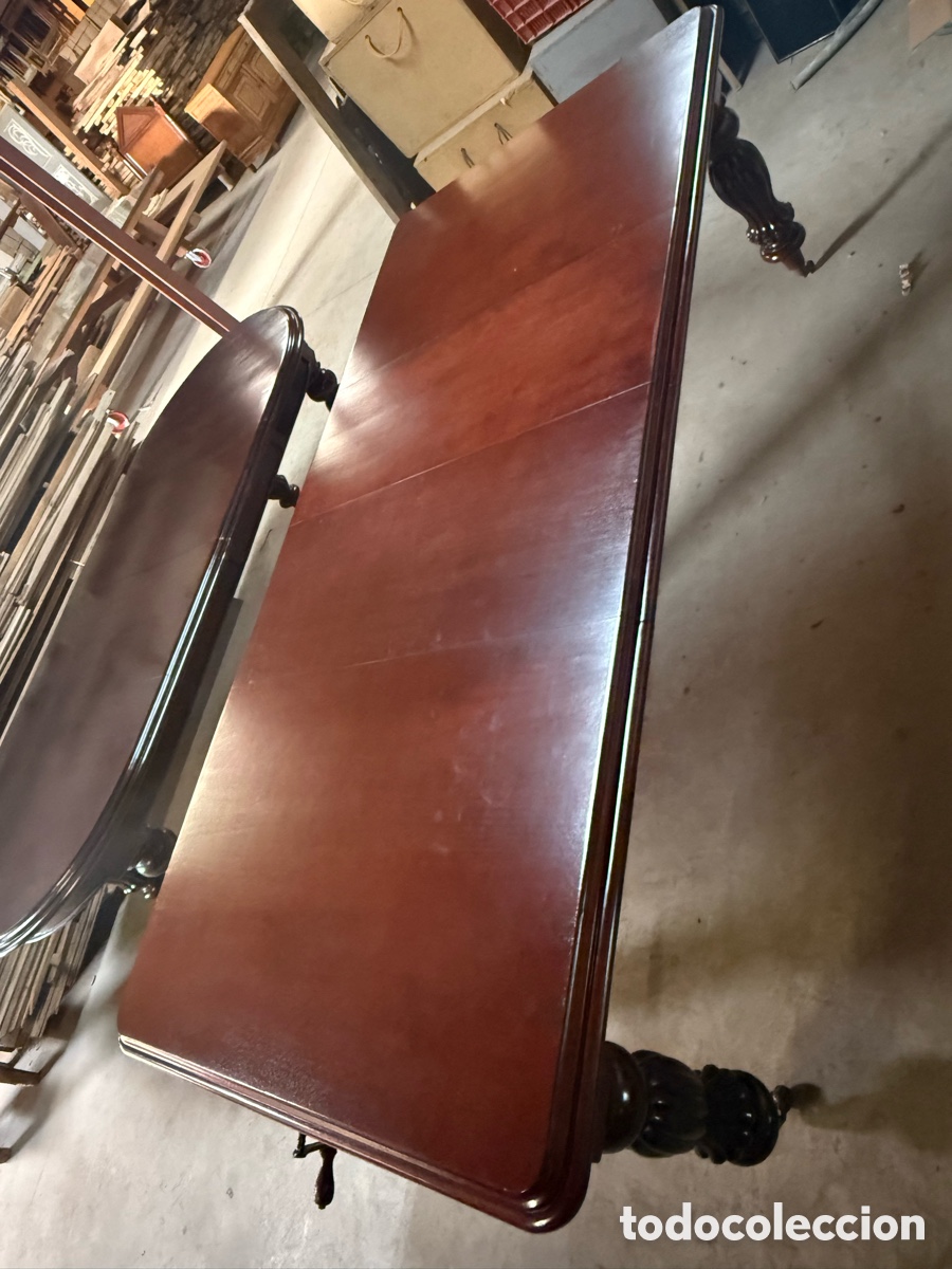 Antig&uuml;edades: Mesa Victoriana en caoba - Foto 1
