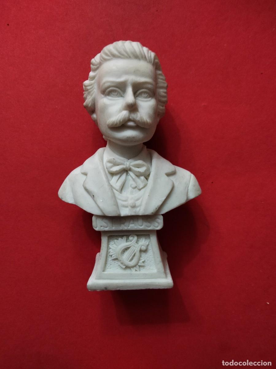 Antig&uuml;edades: Figura decorativa de Strauss, resina o similar