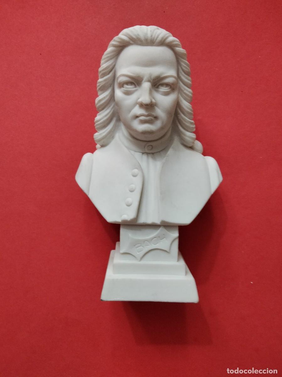 Antig&uuml;edades: Figura decorativa de Bach, resina o similar