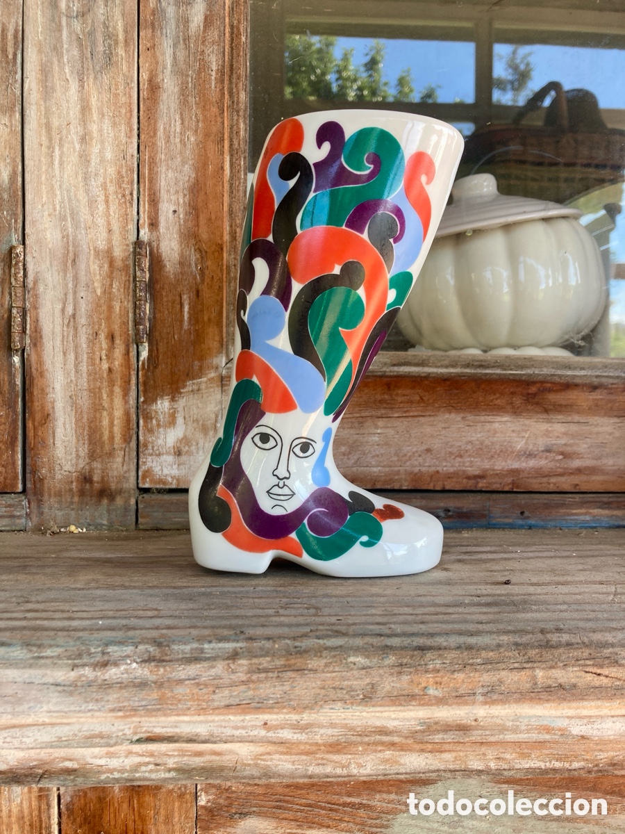 Antig&uuml;edades: RARA FIGURA DE BOTA DE CASTRO SARGADELOS.