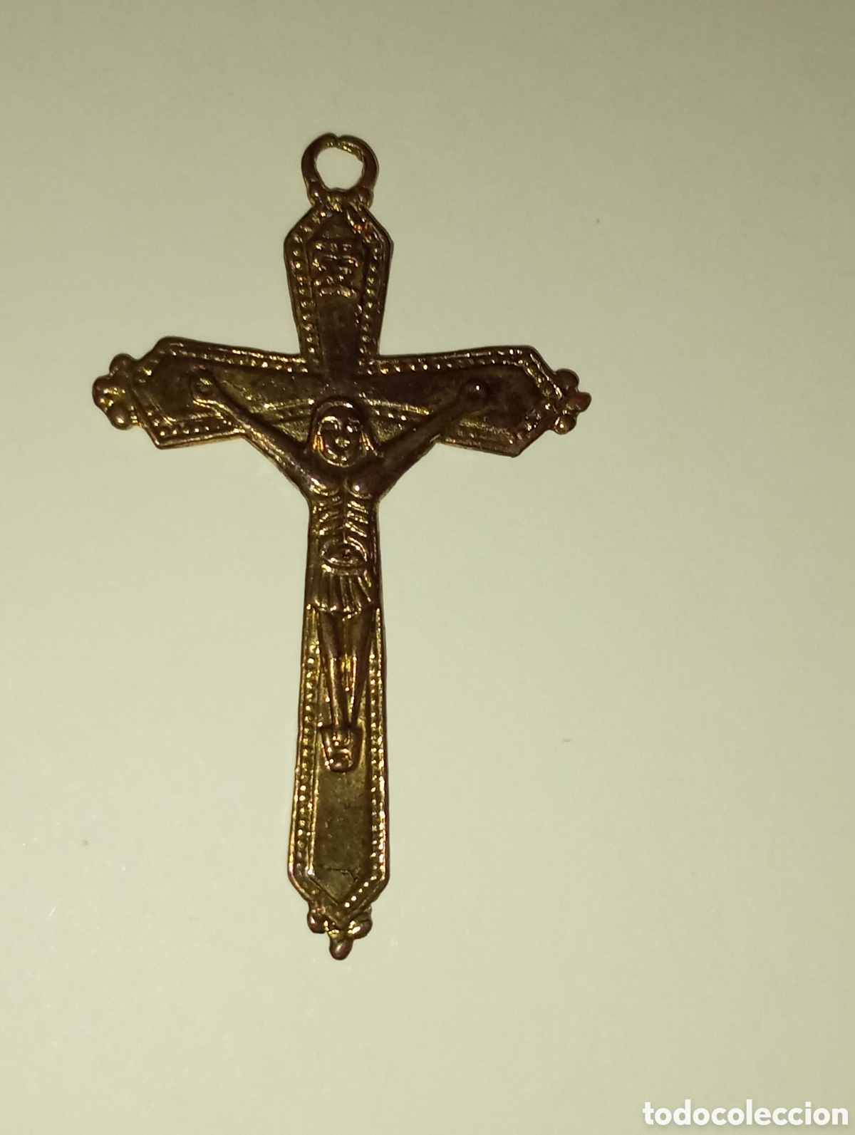 Antig&uuml;edades: Antiguo crucifijo de pecho En metal mide 5.50 cms