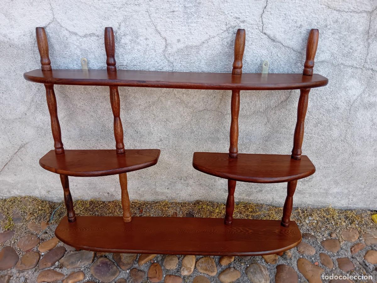 Antig&uuml;edades: Estanter&iacute;a de madera de pino d&eacute;cada de los 80
