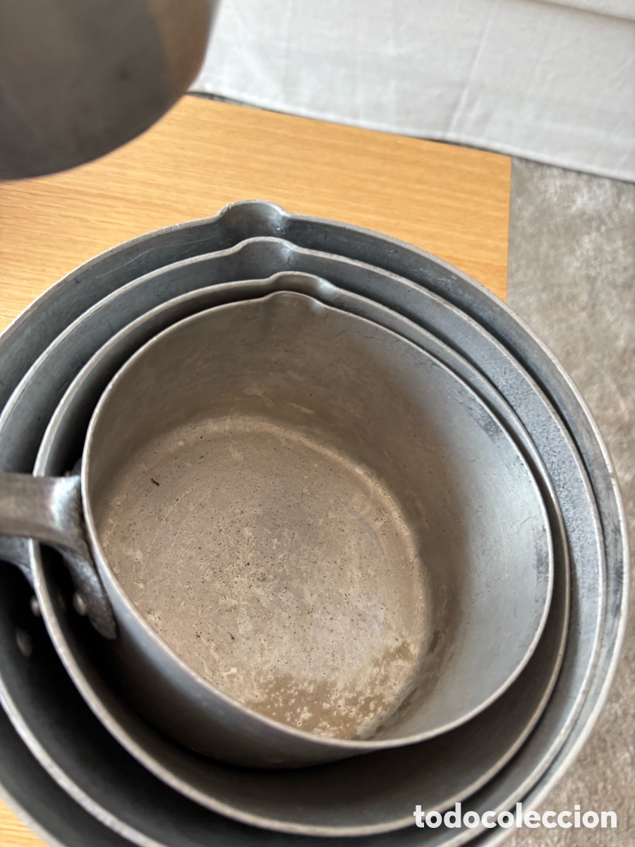 Antig&uuml;edades: Juego de cazuelas de aluminio - Foto 2